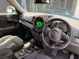 MINI専門のメカニックが、100項目にも上るポイントを徹底的にチェック。交換基準に達した部品があれば、弊社負担にて交換後、お客様へご納車致します。