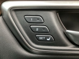 パワーシートは電動で細かく位置を調整でき、ドライビングポジションを快適な位置に合わせられます♪ メモリ機能付きで2パターンまでポジションの記憶ができとても便利です!