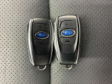 今の時代当たり前のようになってきたスマートキー、ポケットやカバンの中に入れておくだけでドアロックの開閉やエンジンスタートが簡単にできちゃいます。