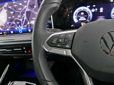 2ゾーンフルオートエアコンです。運転席、助手席各々の温度設定が可能です。
