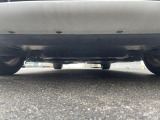 気になる中古車の下廻り。もちろん、納車時には整備スタッフによる点検を実施致しますので安心してご購入いただけます。