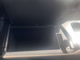 【コンソールBOX】容量も十分あります