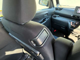 運転席側からも席を倒すことができます