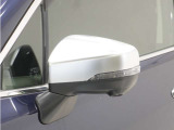 ◆ドアミラーウインカー◆ドアミラーにウインカーを装備しています。対向車に自身の進行方向を合図し安全に運転できます。