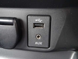 【USB電源ソケット】走行中にスマホやタブレットなどを充電することができて便利です♪