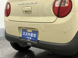 【後退時ブレーキサポート】リヤバンパーに4つの超音波センサーを内蔵し、車両後方にある障害物を検知。透明なガラスなども検知でき、コンビニの駐車場などでの衝突回避をサポートします。