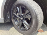 純正18インチアルミホイールでスタイルバッチリ!235/60R18タイヤです