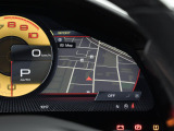 レブカウンター左右のモニターにはナビや車両状態を表示できます。