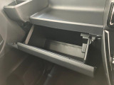 お客様にぴったりなおクルマをお選びいただけますように様々な展示車をご用意致しております!ダイハツの軽自動車だけではなく、他メーカー車やコンパクトカー・ミニバンなども数多く取り揃えております!