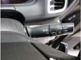 AUTOライト装備  周囲の明るさに応じてヘッドライトや車幅灯を自動で点灯・消灯します。 トンネルに入ると自動でライトが点いてとても便利!(^^)!