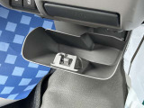 運転席と助手席の間にもコンソールボックスが装備!