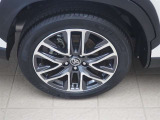 純正ホイールです。お車もオシャレは足元からですね。
