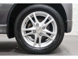 社外アルミホイールが足元を飾ります!!タイヤサイズは145R12 6PRです。