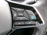 プロパイロット。高速道路の運転で、アクセル、ブレーキ、ステアリングをクルマがアシスト。ドライバーの負担を軽減します。