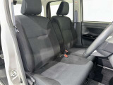 高いホールド性で運転姿勢が安定します。長距離ドライブでも疲れにくいのが魅力です。快適なドライビングライフをお送りください♪