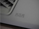 ◆助手席エアバッグ◆SRSエアバッグは、シートベルトだけでは防ぎきれない衝突時の衝撃から乗員を守るための安全装置。衝突時に瞬時に膨らみ、頭部や胸部がダッシュボードに直接衝突するのを防ぎます。
