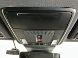 【SOSボタン】体調が悪くなったときや、事故に遭遇したとき、あおり運転にあっている時など、緊急時にボタンを押すと緊急サポートセンターにつながり、オペレーターが警察・救急への取次ぎを行います。