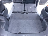 後席を倒せば広々とした荷室に。用途に合わせて使える便利なシートアレンジが可能です。
