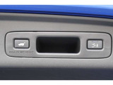 パワーテールゲート装備!荷物を持っていてもスイッチ一つでテールゲートの開閉が可能です!パワーテールゲートは運転席からも操作することが可能です!