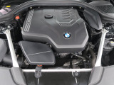 安心のBMW認定中古車は100項目の箇所を徹底的にチェック致します。機械的な箇所や電気系、コンピューターなどをご納車前に点検し、交換基準に達した部品は全て新品に修理返品した後にご納車致します。
