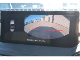 バックモニター付ですので、車庫入れも駐車もラクラクです。