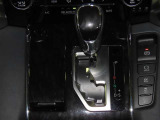シフト連動パーキングブレーキ&オートブレーキホールド機能付きで運転が快適に&hellip;♪