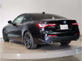 BMWはダウンフォースにより、車両を安定させるため、車の底は平らな造りとなっております。BMWの走行性能に対するこだわりはこういったところにも御座います。