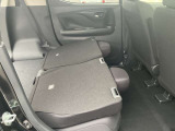 後席を倒せばさらに広いスペースの出来上がり♪長い荷物も載せやすくなります!
