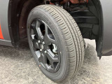 【フロントタイヤ】タイヤの溝がなくなってしまうと、滑 りやすいので定期的にチェック必須です。