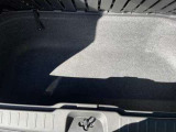リヤフロアをめくると大容量の収納あります B型ベビーカーや洗車道具など収納できます 深さがありますので大変重宝します