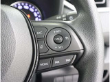 レーダークルーズコントロール(全車速追従機能付)付きです。車速に応じて追従支援してくれるので、ロングドライブも快適です。詳細は販売店スタッフまでおたずねください。