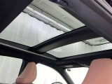 サンルーフ装備車両! 晴れやかな気分でドライブを楽しむことが出来ますよ♪