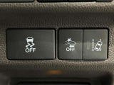 機能制御用のスイッチはステアリング右奥に集約されておりますので、運転の邪魔になりません!