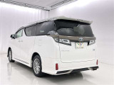 沢山乗れるのがこの車の魅力!2台で移動しないと・・・なんて時もこの車なら1台で!大活躍です♪