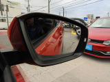 後方から接近する車両を検知すると点灯して知らせてくれます。これで車線変更も怖くない!