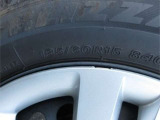 タイヤサイズは、185/60R15です。