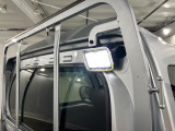 大型LED荷台作業灯がついているので夜間の作業も安心して行えますね♪