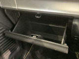 専門業者にて内外装のクリーニングを実施しております!