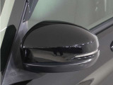 ◆ドアミラーウインカー◆ドアミラーにウインカーを装備しています。対向車に自身の進行方向を合図し安全に運転できます。