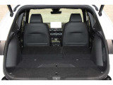2列目シートを倒すと、広々としたラゲッジスペースが生まれます!大きな荷物や長い荷物も簡単に収納することができます!