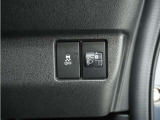 ◆VSA◆横滑り防止装置が装備されています。コーナーリング時の横すべりを抑える機能と、車両の急激な挙動変化を抑える機能で、安定した走行を実現しています。運転に安心とゆとりが出来ます。