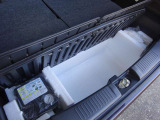【広々トランクルーム】車体に対してスペースは広めに作ってあります。また、背もたれを倒すとより多くの荷物を乗せることができます。