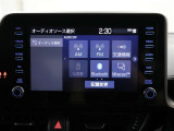 ディスプレイオーディオを装備。スマホとクルマをつなぐことで、これまでのナビに加えて、色々なサービスが楽しめます。