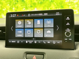 多彩な機能が搭載されたナビ・オーディオ。地図表示はもちろん、スマートフォン連携やオーディオ機能も充実しており、快適なドライブをサポートします。