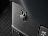 ◆フック◆ちょっとした買い物の袋を吊り下げたり、ゴミ袋を吊り下げられるコンビニフックがあり車内を転がらず便利です!