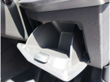 Audi正規ディーラーが高品質をお約束。高度な訓練・教育を受けたAudi専任メカニックが、100項目にもおよぶ精密な点検を実施。すべてクリアしたAudi車だけ、あなたのお手元に届けられるのです