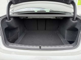BMW専門のメカニックが、100項目にも上るポイントを徹底的にチェック。交換基準に達した部品があれば、弊社負担にて交換後、お客様へご納車致します。