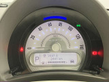 【メーター】シンプルな1眼メーターです。瞬間燃費や航続可能距離が表示可能で、必要な情報を一目で確認できます。