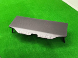 ラゲージアンダーボックスの蓋であるデッキボードを取り外して,レジャー時にテーブルとして使用できる便利なラゲージアイテムです