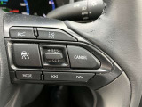 レーダークルーズコントロール(全車速追従機能付)付きです。車速に応じて追従支援してくれるので、ロングドライブも快適です。詳細は販売店スタッフまでおたずねください。